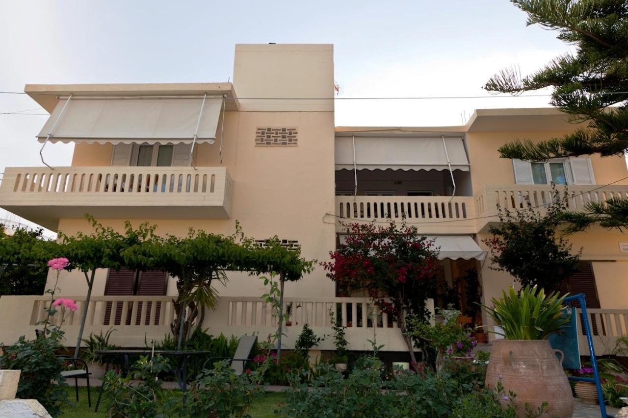 Raisakis Apartments Agia Marina Esterno foto