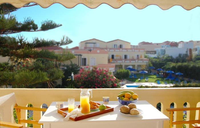 Raisakis Apartments Agia Marina Esterno foto