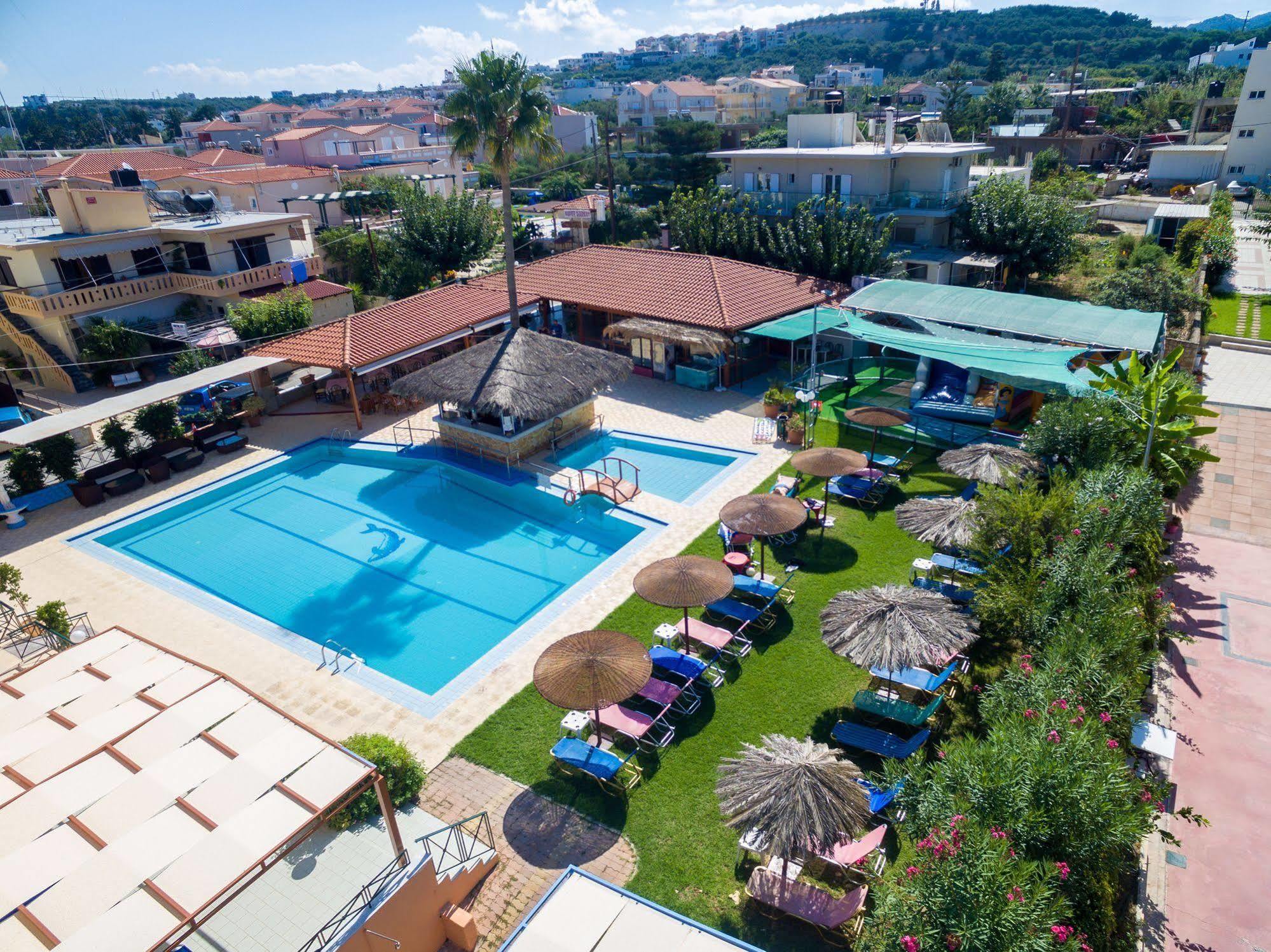 Raisakis Apartments Agia Marina Esterno foto