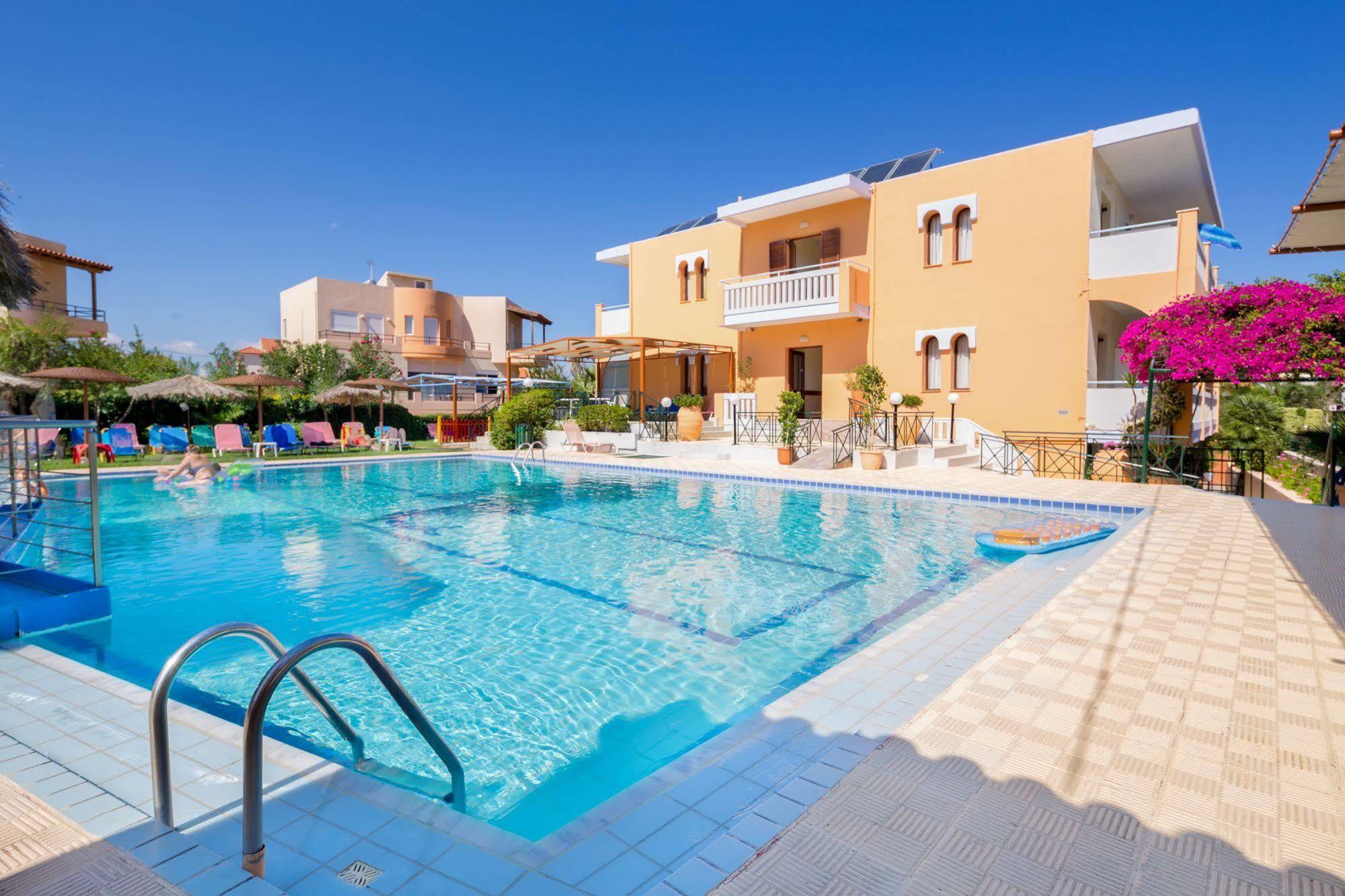Raisakis Apartments Agia Marina Esterno foto